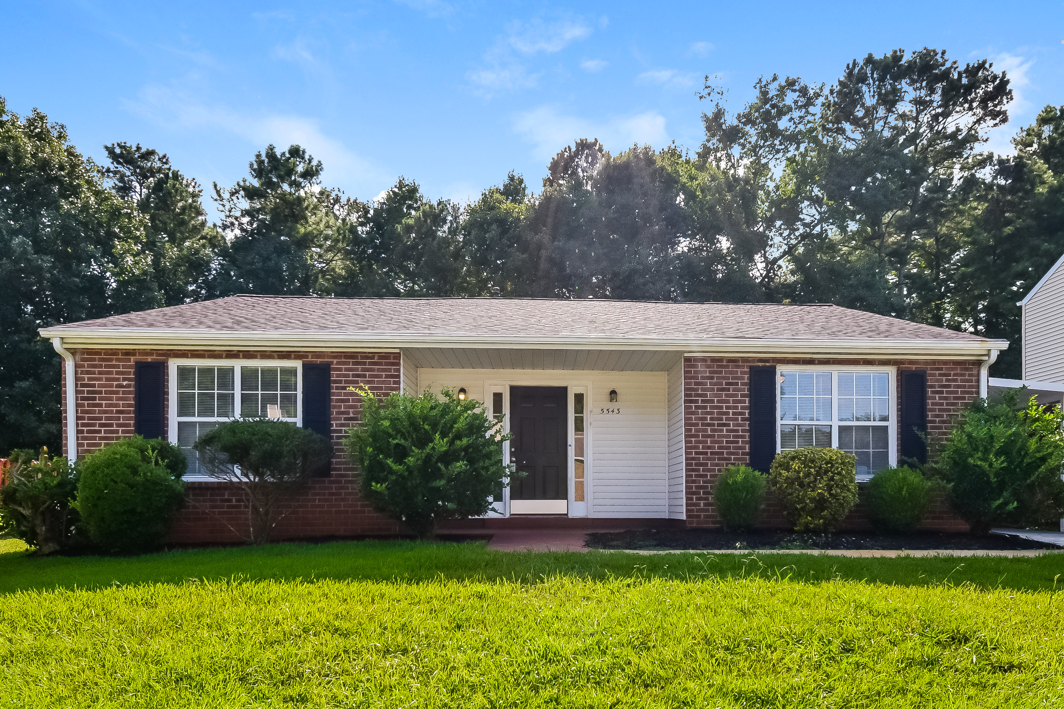 5543 Pine Gate Dr College Park, GA 30349
